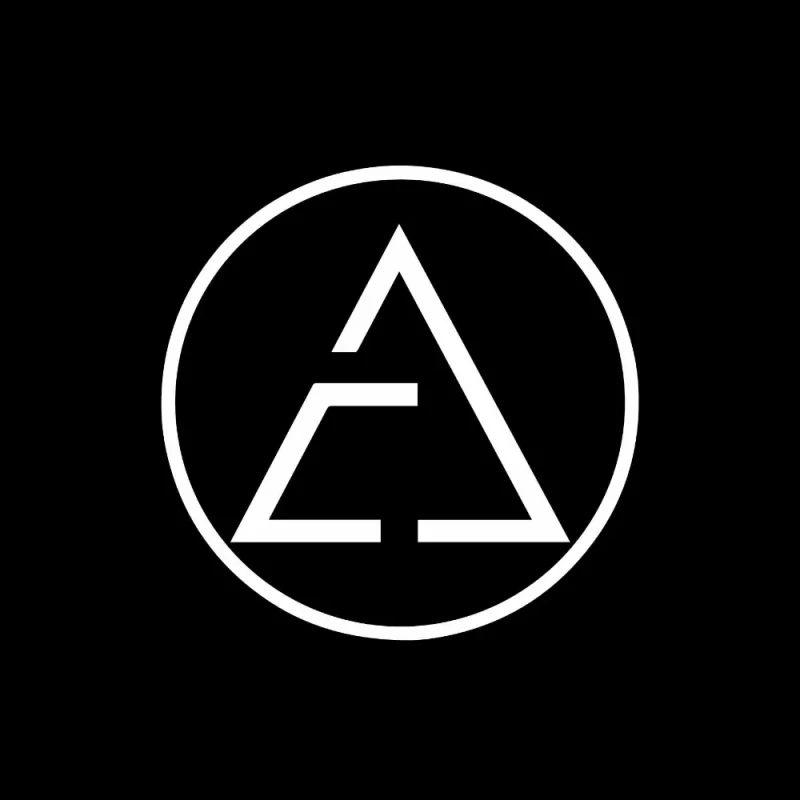 het logo van Elevate Automotive