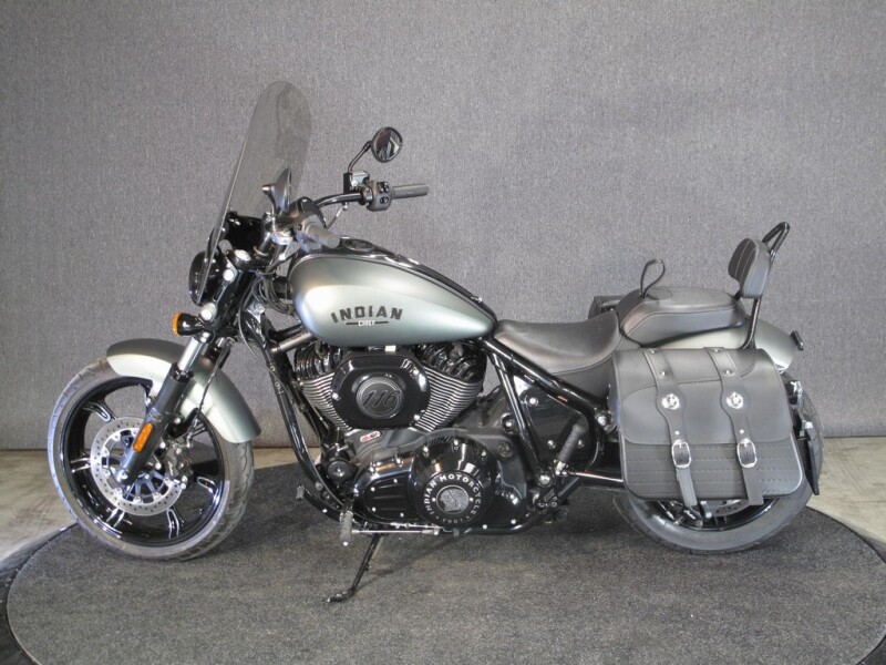 Indian Chief Dark Horse Bijna nieuwe Indian Chief Dark Horse met veel accessoi