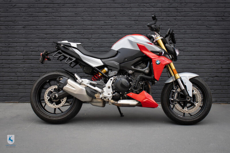 BMW F 900 R / LED / Koffers / Korte kent.houder