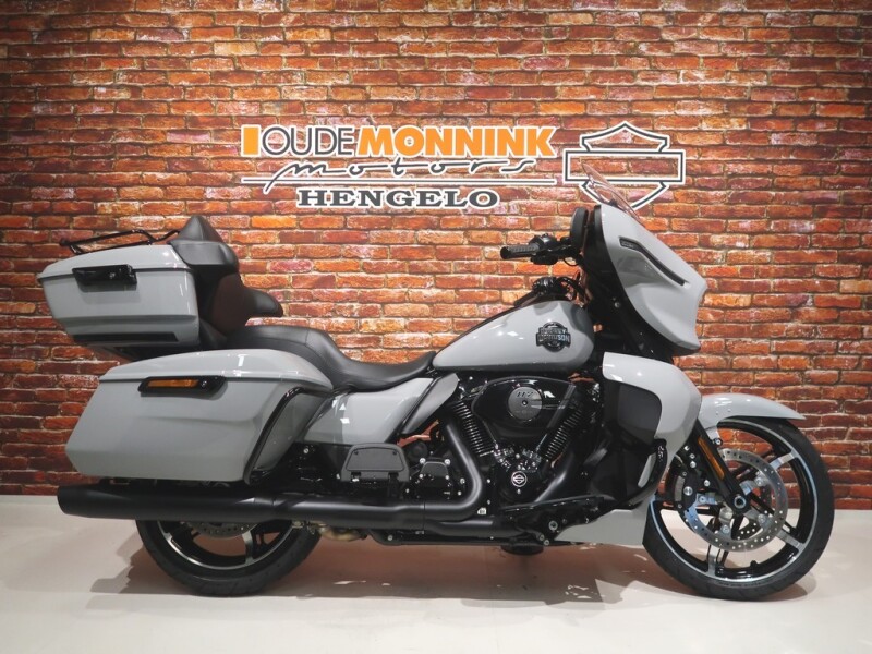 Harley-Davidson FLHXU Street Glide Ultra 117