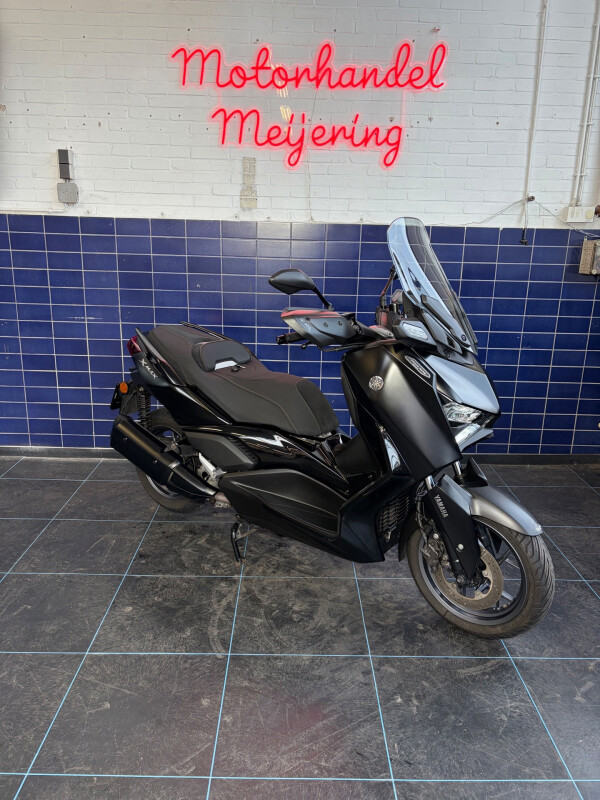 Yamaha Scooter XMAX 300 Tech MAX ABS