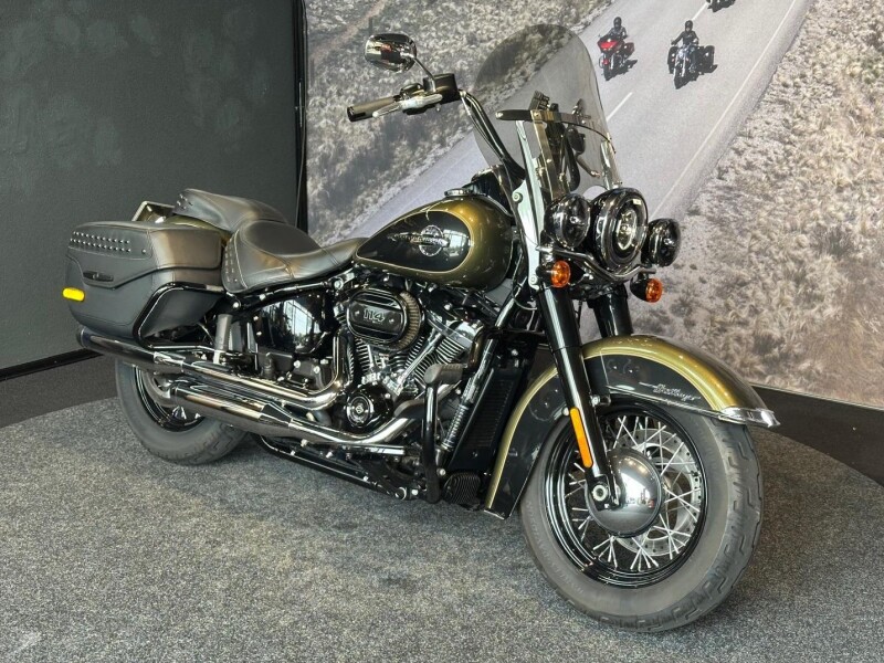Harley-Davidson FLHCS HERITAGE CLASSIC 114