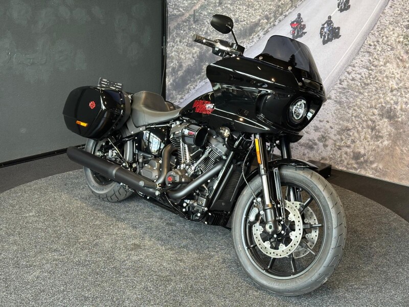 Harley-Davidson SOFTAIL FXLRST LOW RIDER ST Black Trim - Vivid Black