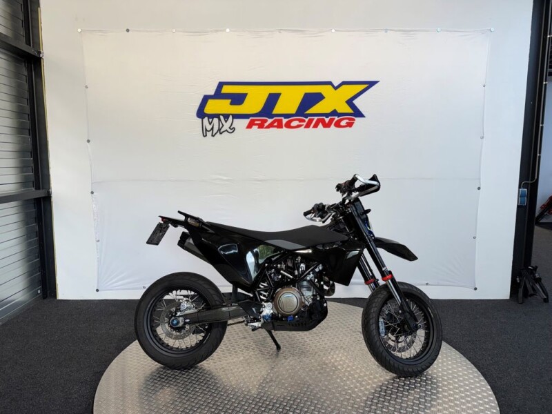 HUSQVARNA 701 SUPERMOTO