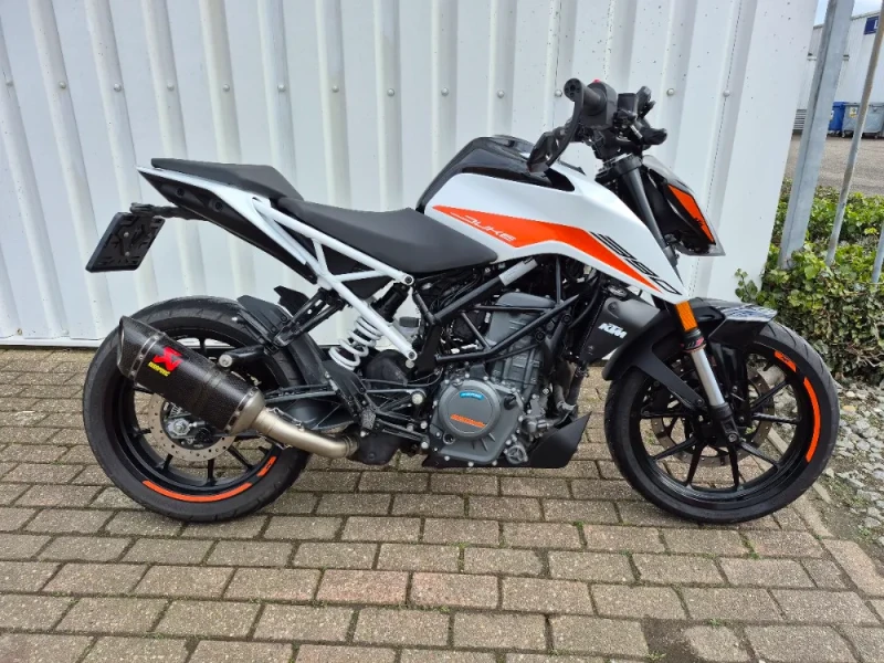 KTM Duke 390 uit 2025, mooie naked bike
