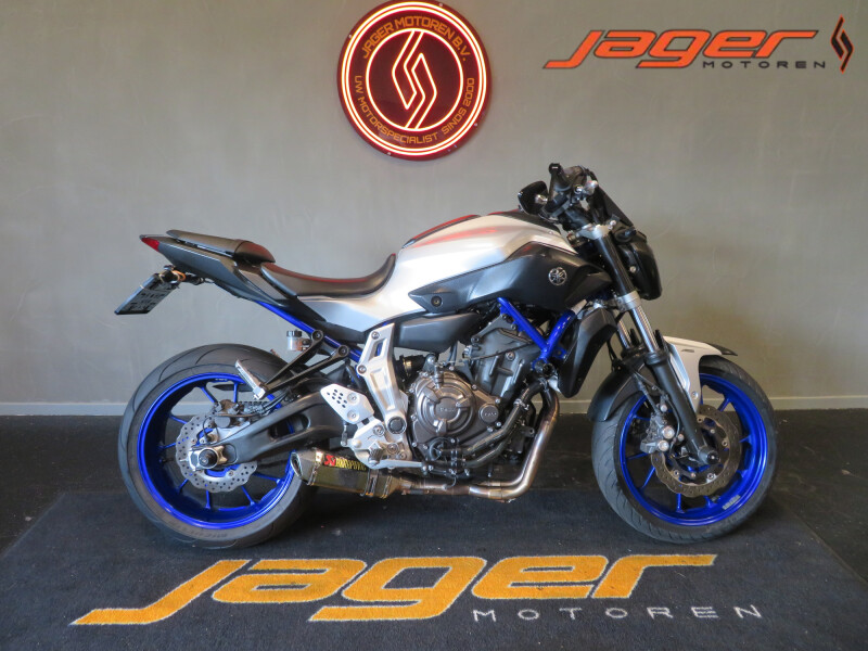 YAMAHA MT-07 SUPER NETJES AKRA