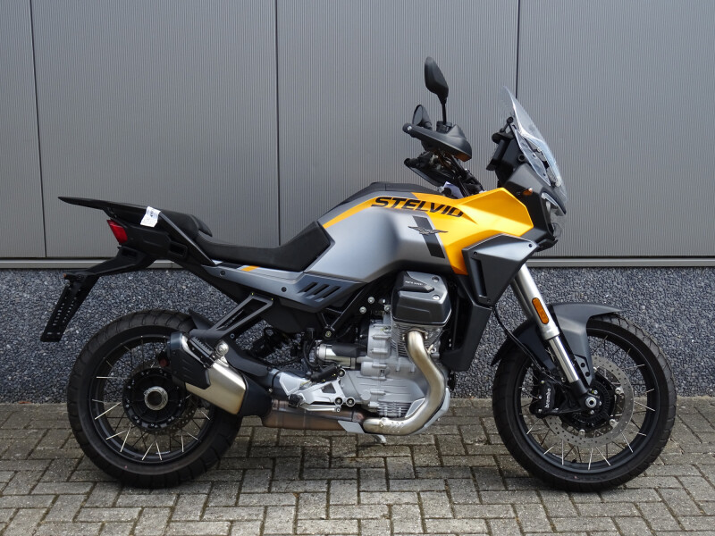 MOTO GUZZI STELVIO