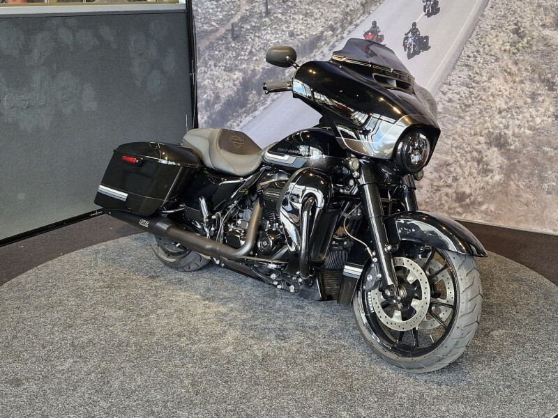 Harley-Davidson FLHXS STREET GLIDE SPECIAL