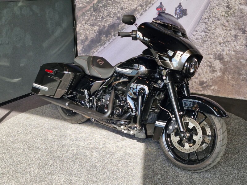 Harley-Davidson FLHXS STREET GLIDE SPECIAL