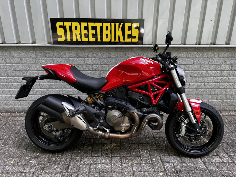 DUCATI MONSTER 821