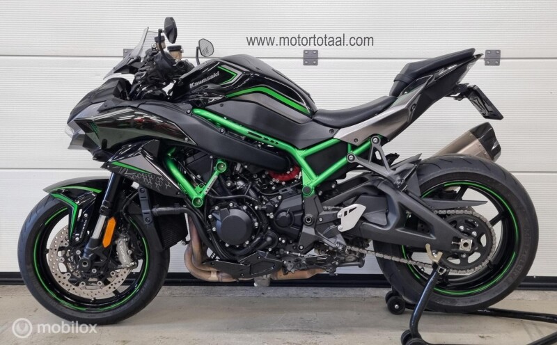 Kawasaki Z H2 ZH2 akrapovic
