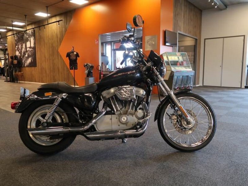 Harley-Davidson XL883 C Custom
