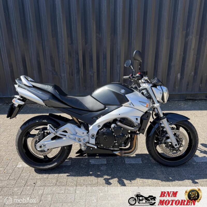 Suzuki GSR 600