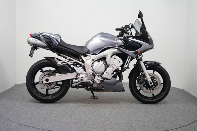 Yamaha FZ6  FAZER