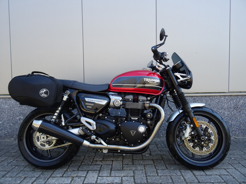 TRIUMPH SPEED TWIN 1200