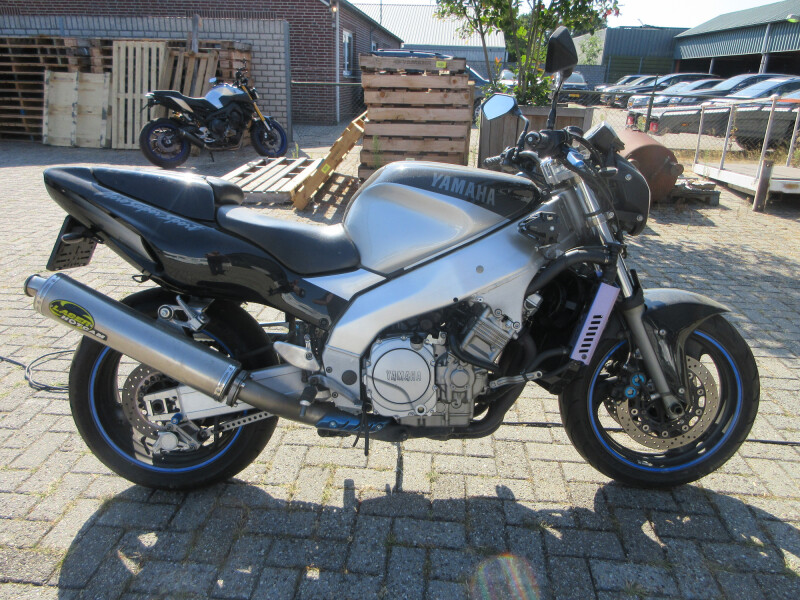 YAMAHA YZF1000R