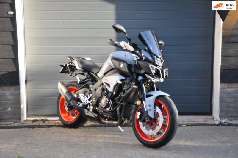 Yamaha MT-10 ABS Akrapovic, koffers, windscherm