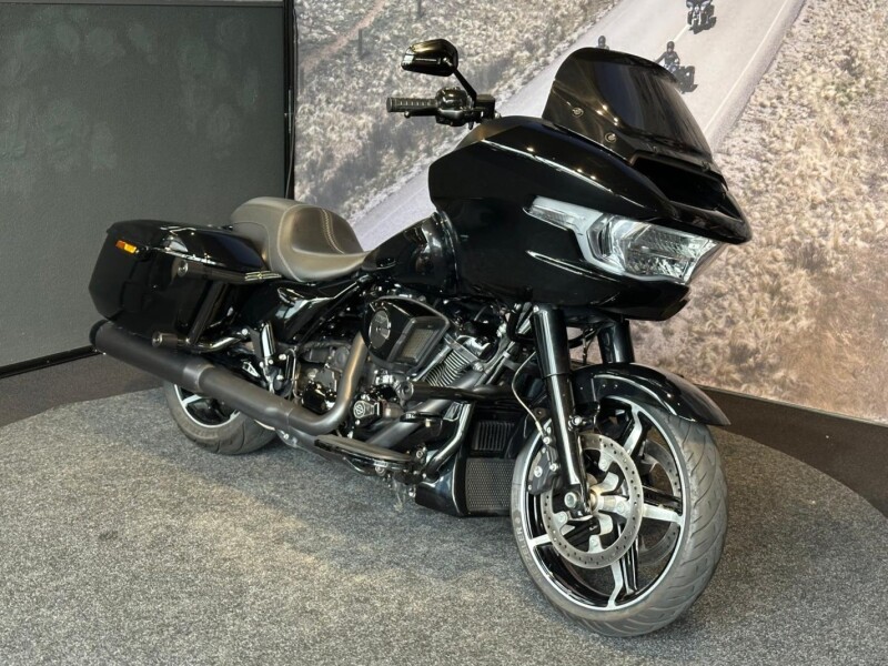 Harley-Davidson FLTRX ROAD GLIDE Vivid Black Blacked Out