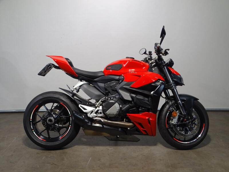 Ducati STREETFIGHTER V2