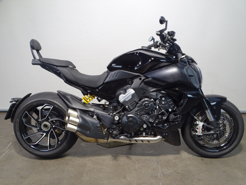 Ducati DIAVEL V4