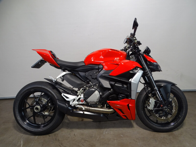 Ducati STREETFIGHTER V2