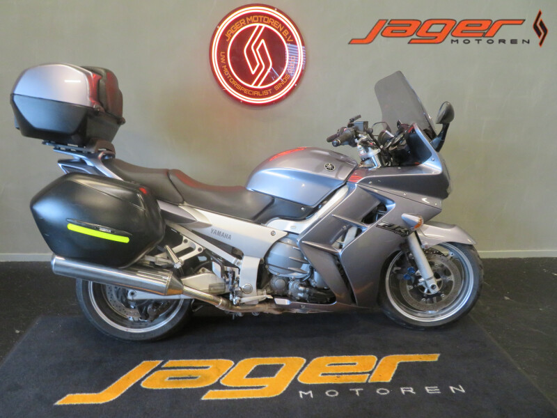 YAMAHA FJR 1300 MOOIE TOERMOTOR!