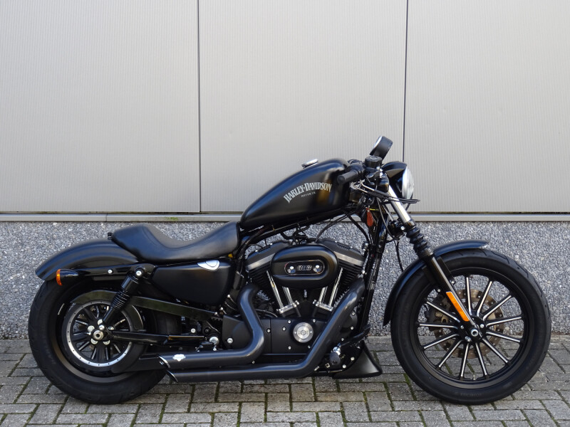 HARLEY DAVIDSON IRON 883