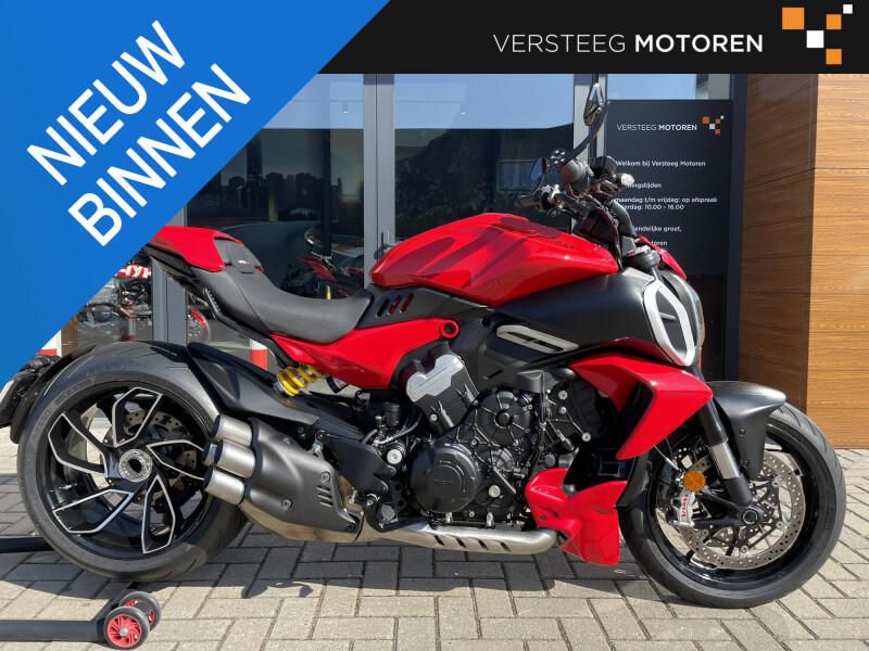 Ducati Diavel V4 Stripe # als nieuw