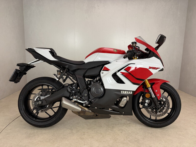 Yamaha YZF R7 70th Anniversary