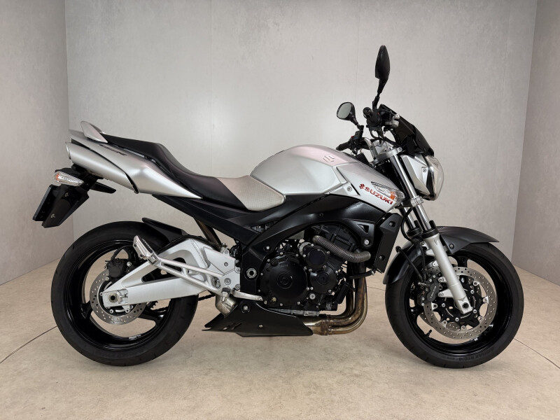 Suzuki GSR 600