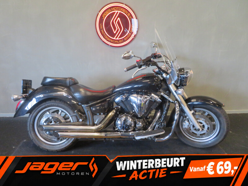 YAMAHA XVS 1300 A MIDNIGHT STAR