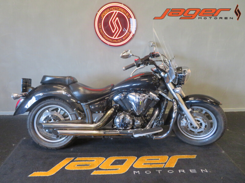YAMAHA XVS 1300 A MIDNIGHT STAR