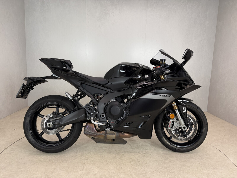 Yamaha YZF R9