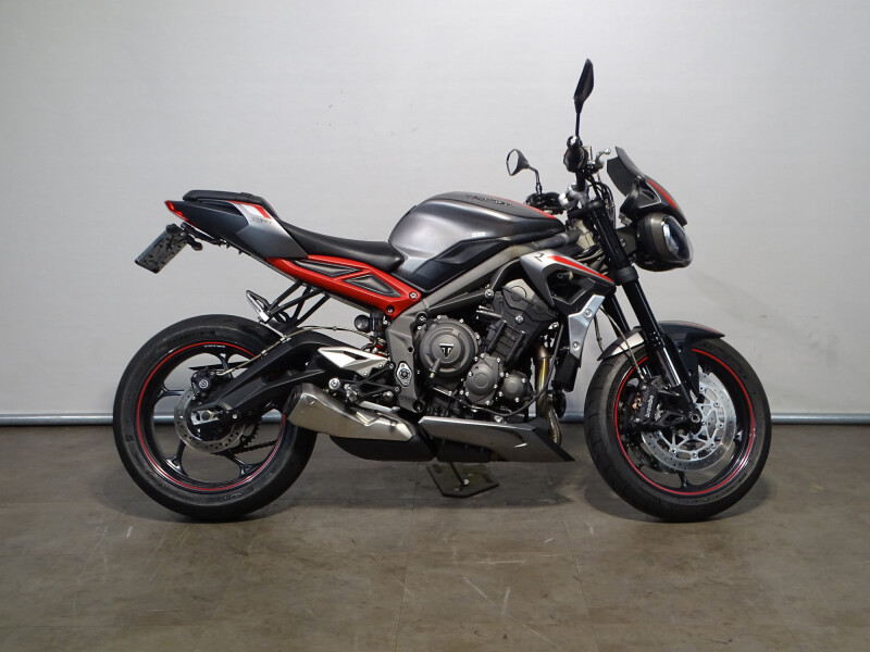 Triumph STREET TRIPLE R