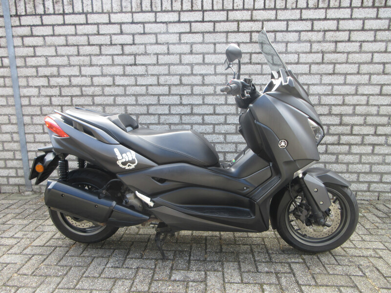 YAMAHA X-MAX 300