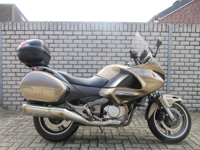 HONDA NT700VA