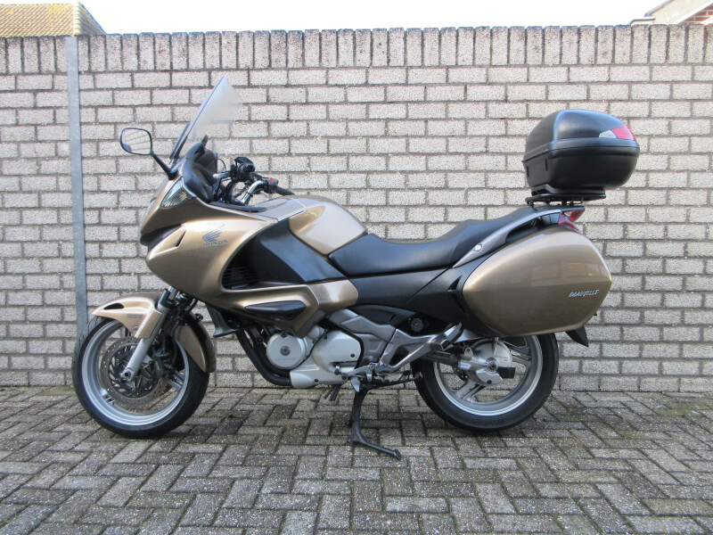 HONDA NT700VA