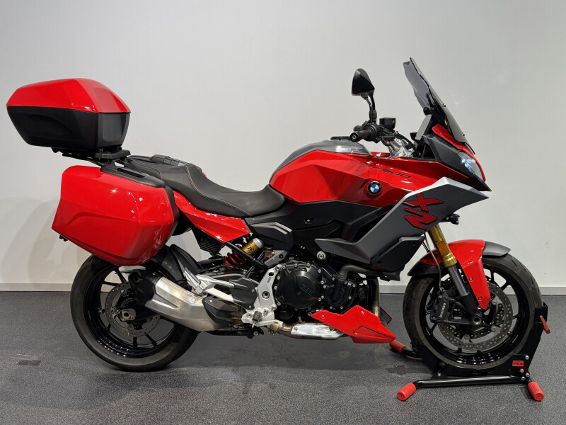 BMW F 900 XR