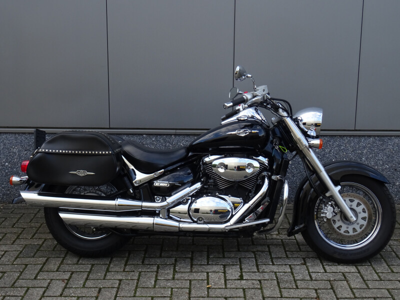 SUZUKI C 800 INTRUDER