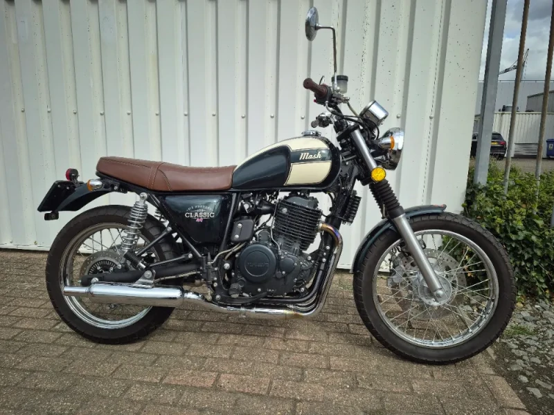 Mash Six Hundred Demo uit 2026, klassiek gelijnde motor