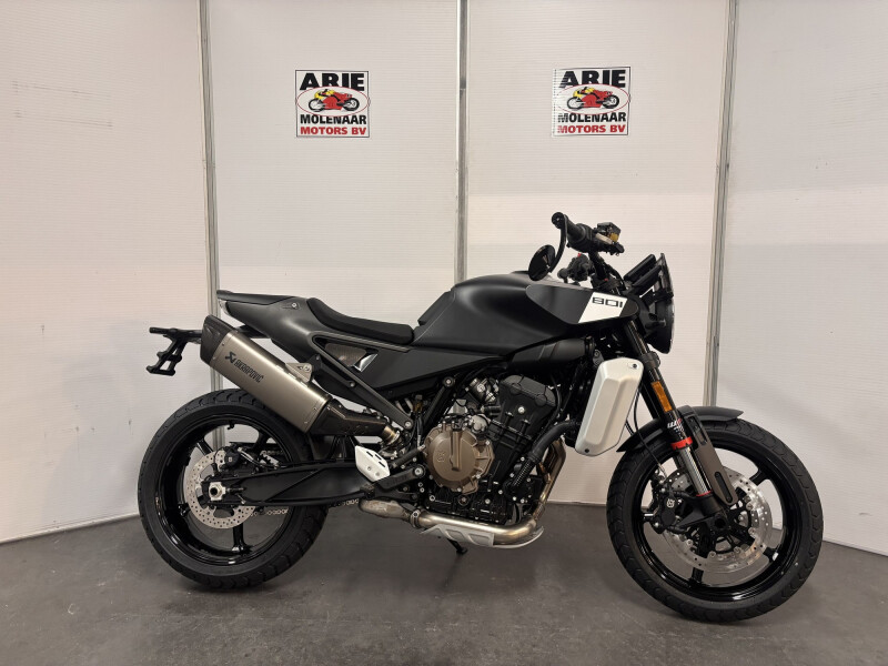 Husqvarna SVARTPILEN 801