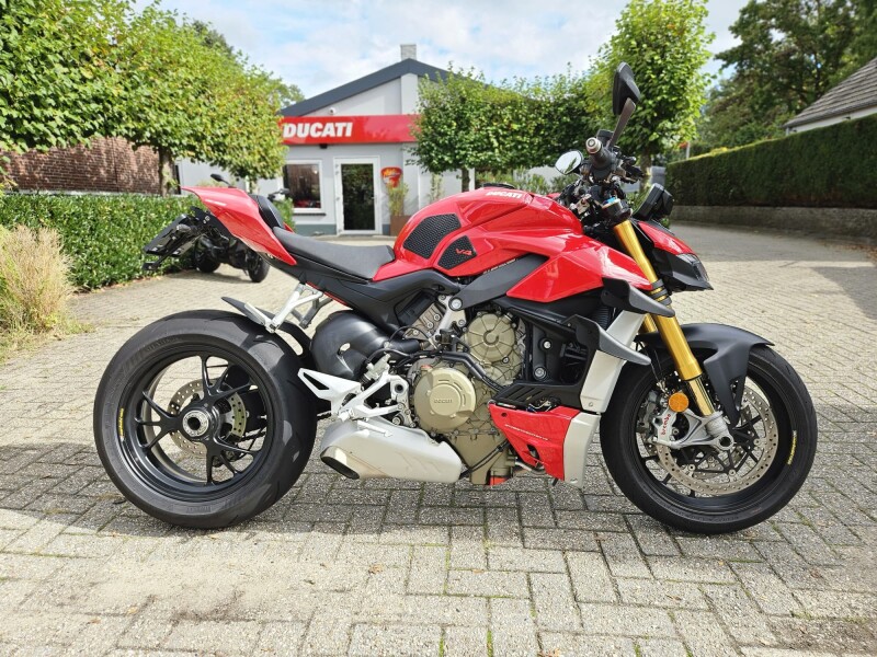 Ducati Streetfighter V4S Red