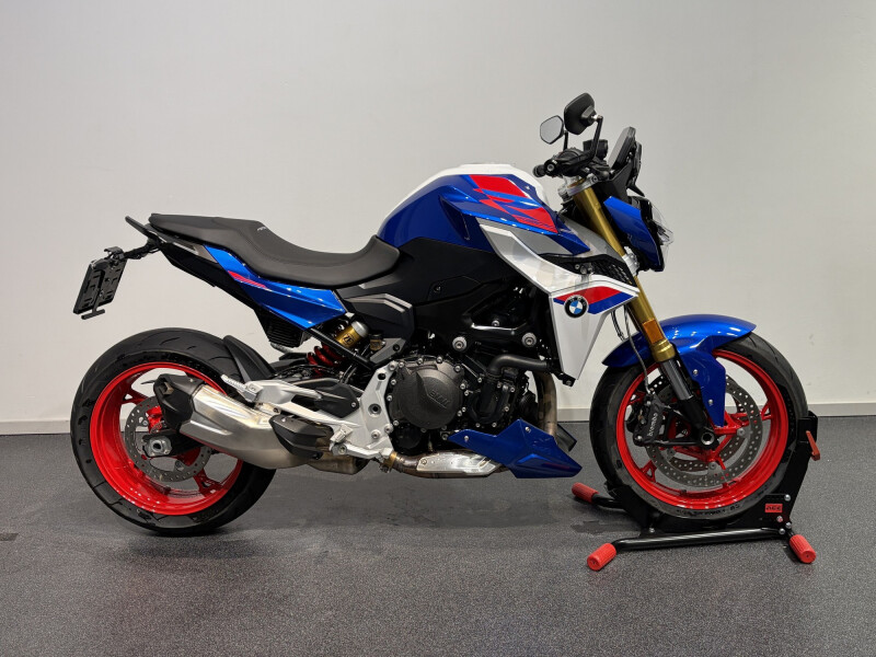 BMW F 900 R