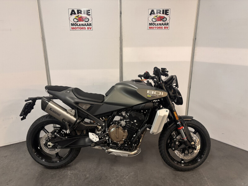 Husqvarna SVARTPILEN 801
