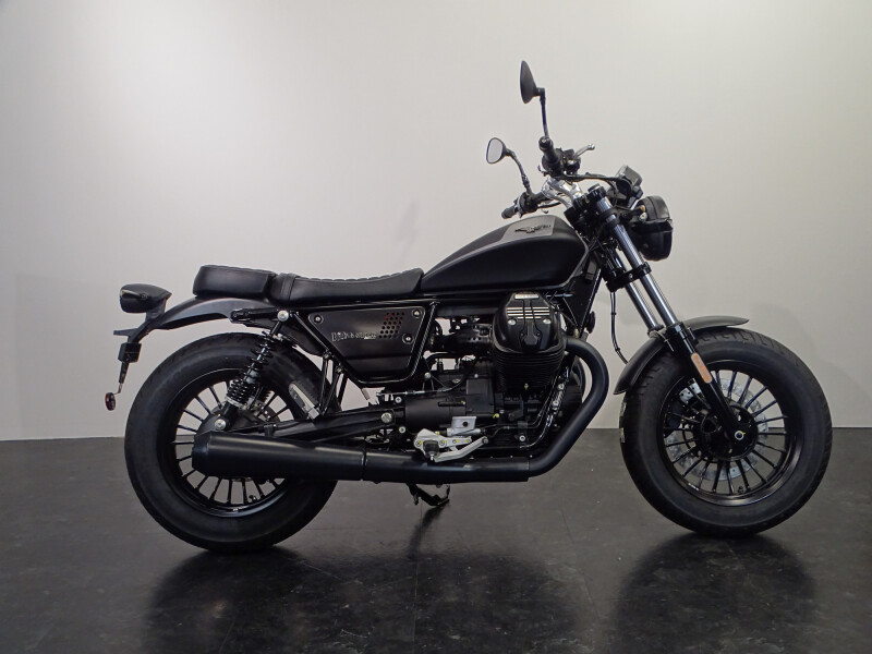 Moto Guzzi V 9 BOBBER