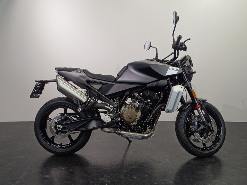 Husqvarna 801 SVARTPILEN
