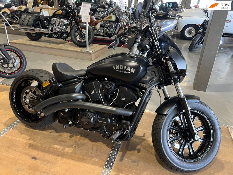 Indian Chopper 76 Scout Bobber Limited +Tech / 240 Achterband