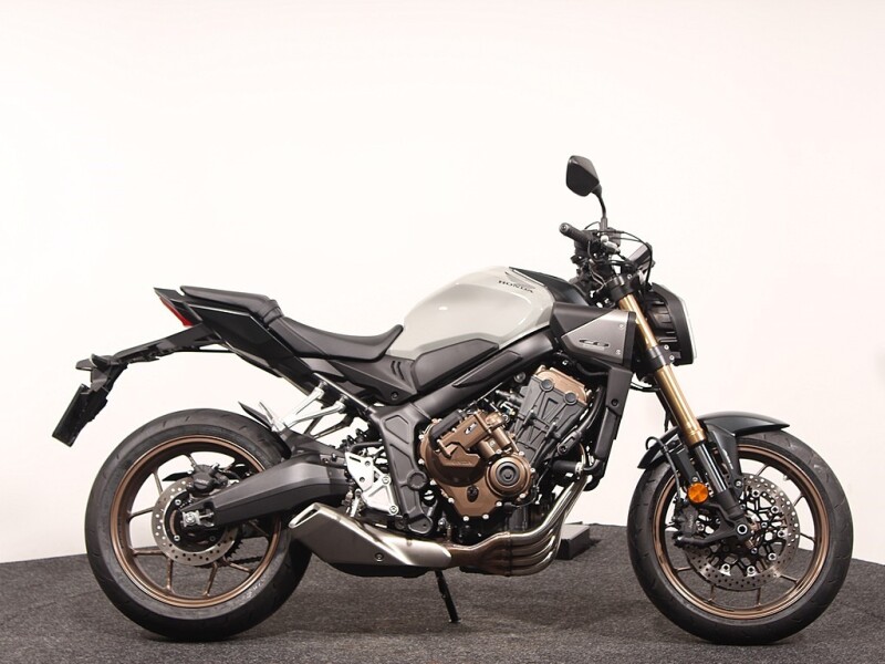 Honda CB 650 RC Pearl Smoky Gray