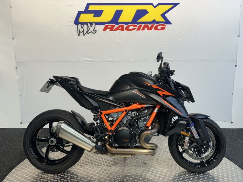KTM KTM 1390 SUPER DUKE R