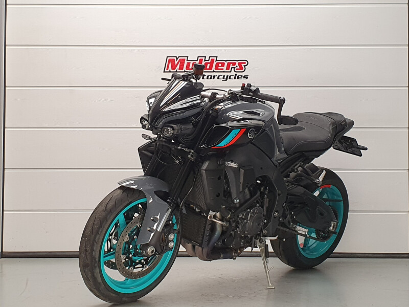 Yamaha MT 10 YAMAHA MT 10